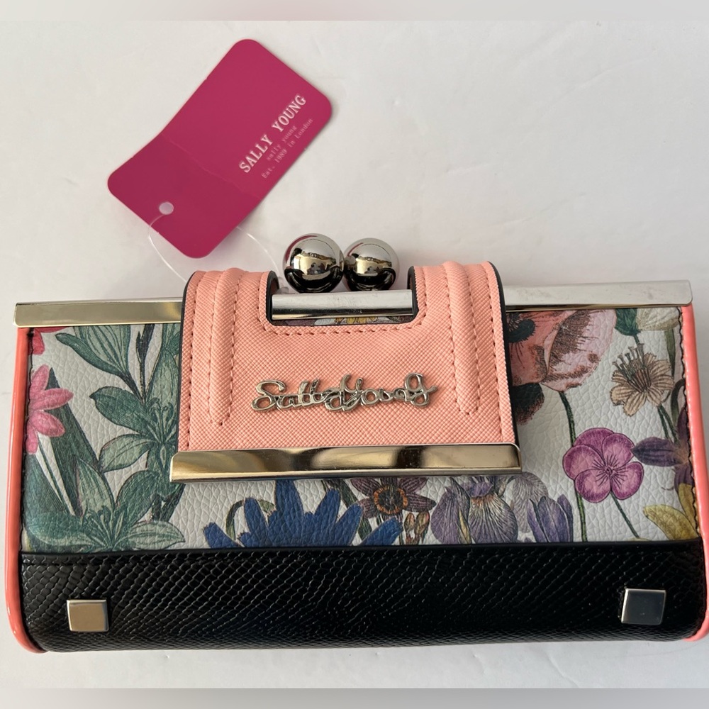 Sally Young - PU Leather Wallet With Kiss Lock Coin Purse